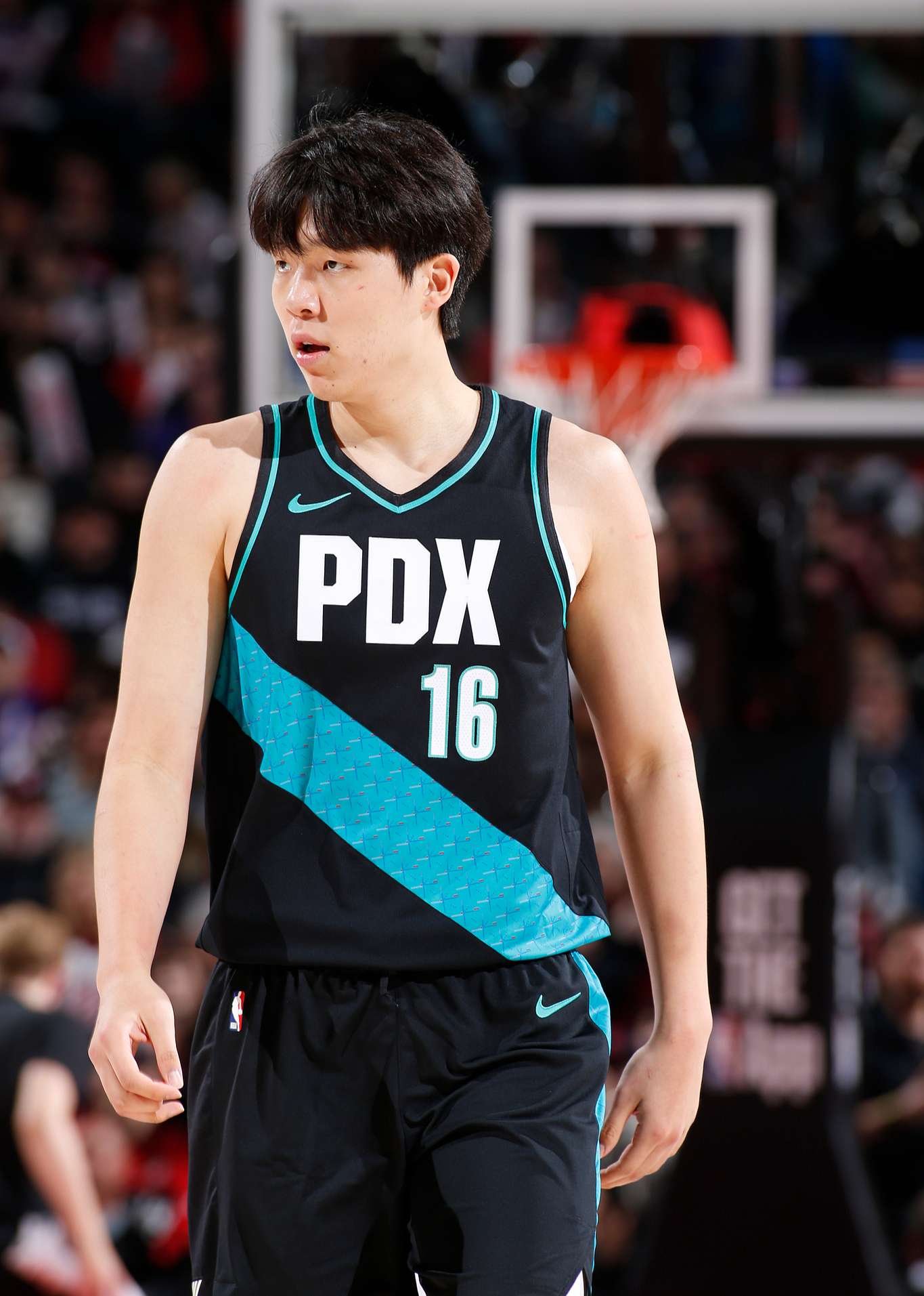 NBA常规赛：太阳127-110开拓者