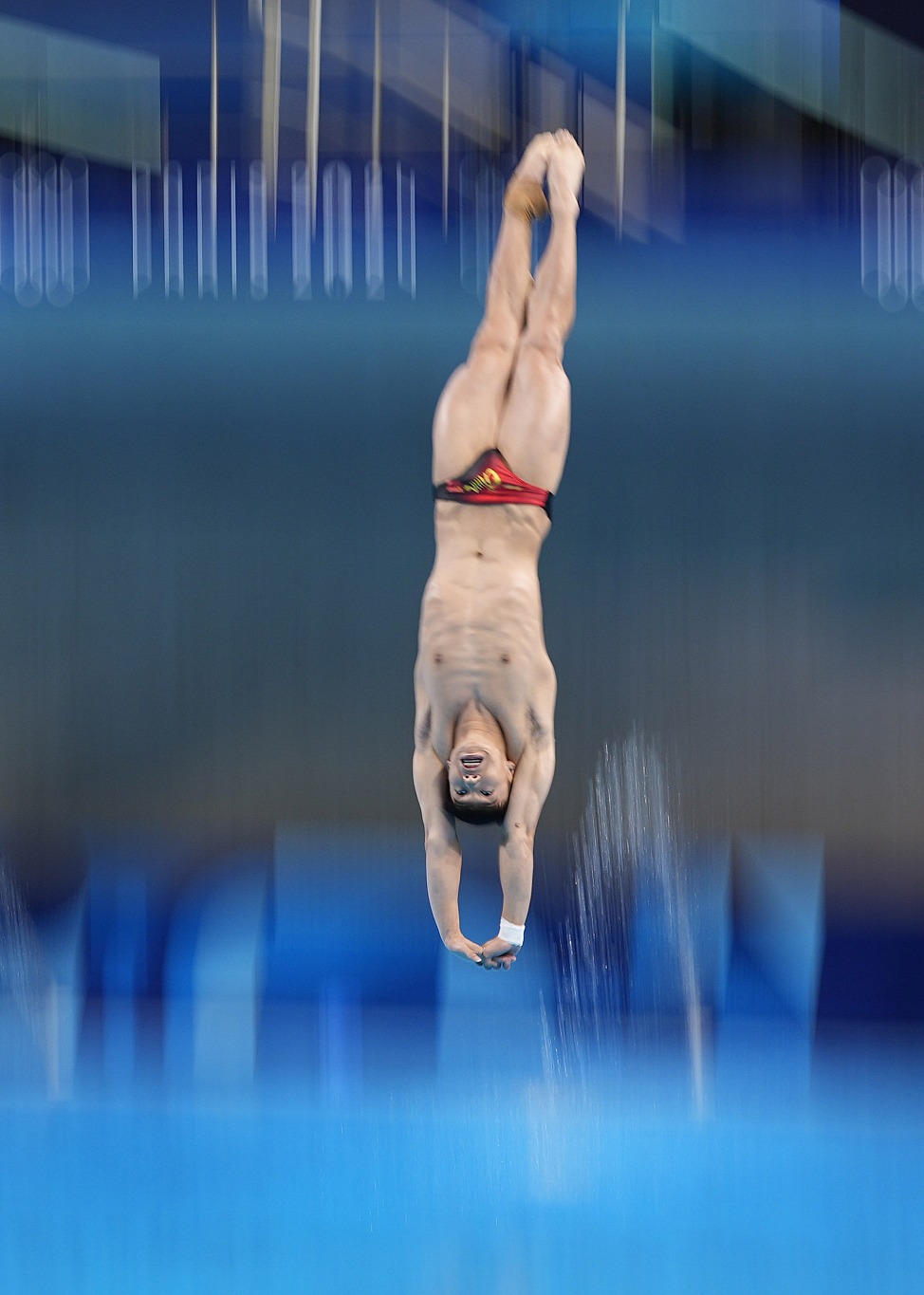 巴黎奥运会跳水男子10米跳台跳水预赛:曹缘,杨昊晋级